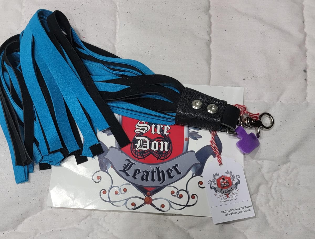 30 Suede tails Black_Turquoise — photograph 1