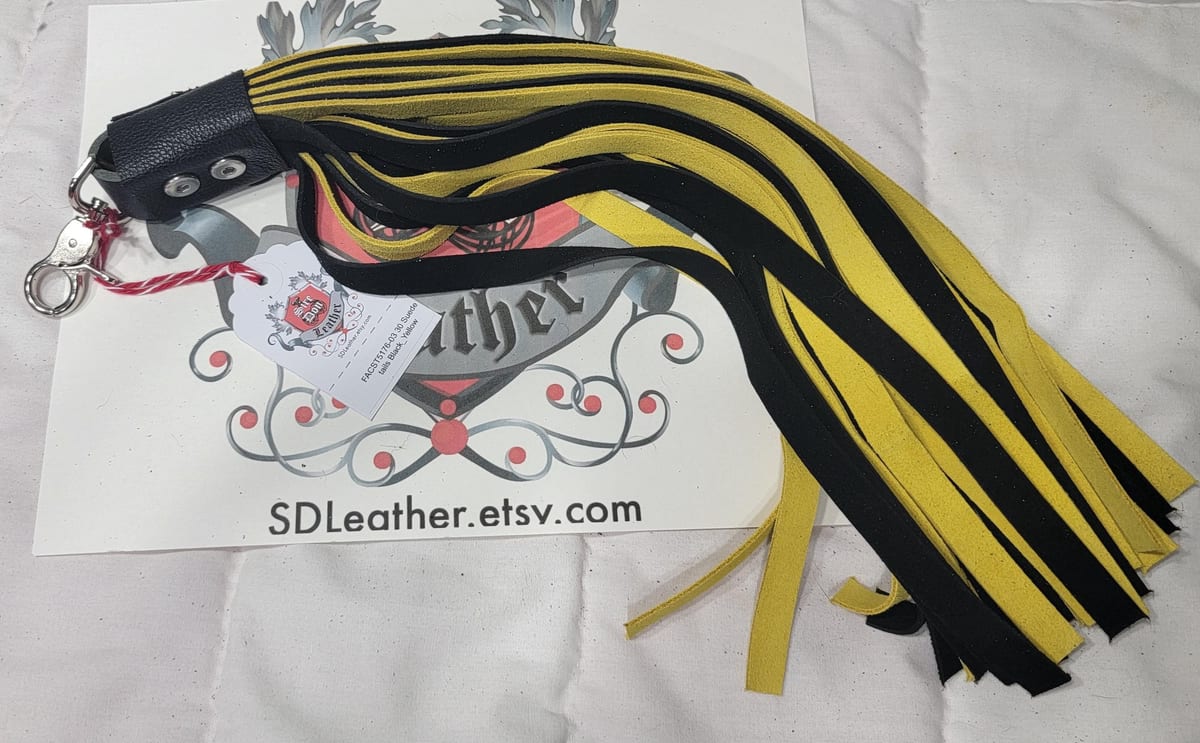 30 Suede tails Black_Yellow — photograph 1