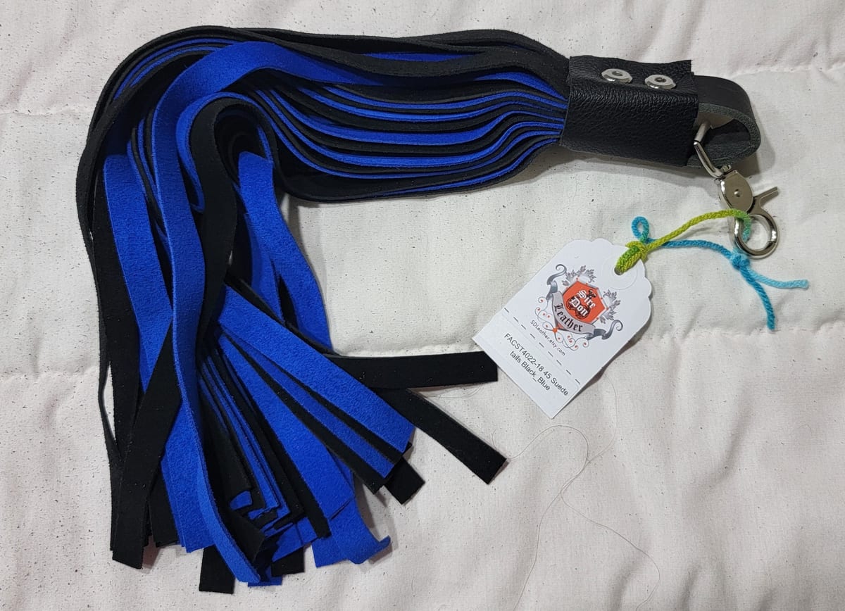 45 Suede tails Black_Blue — photograph 1