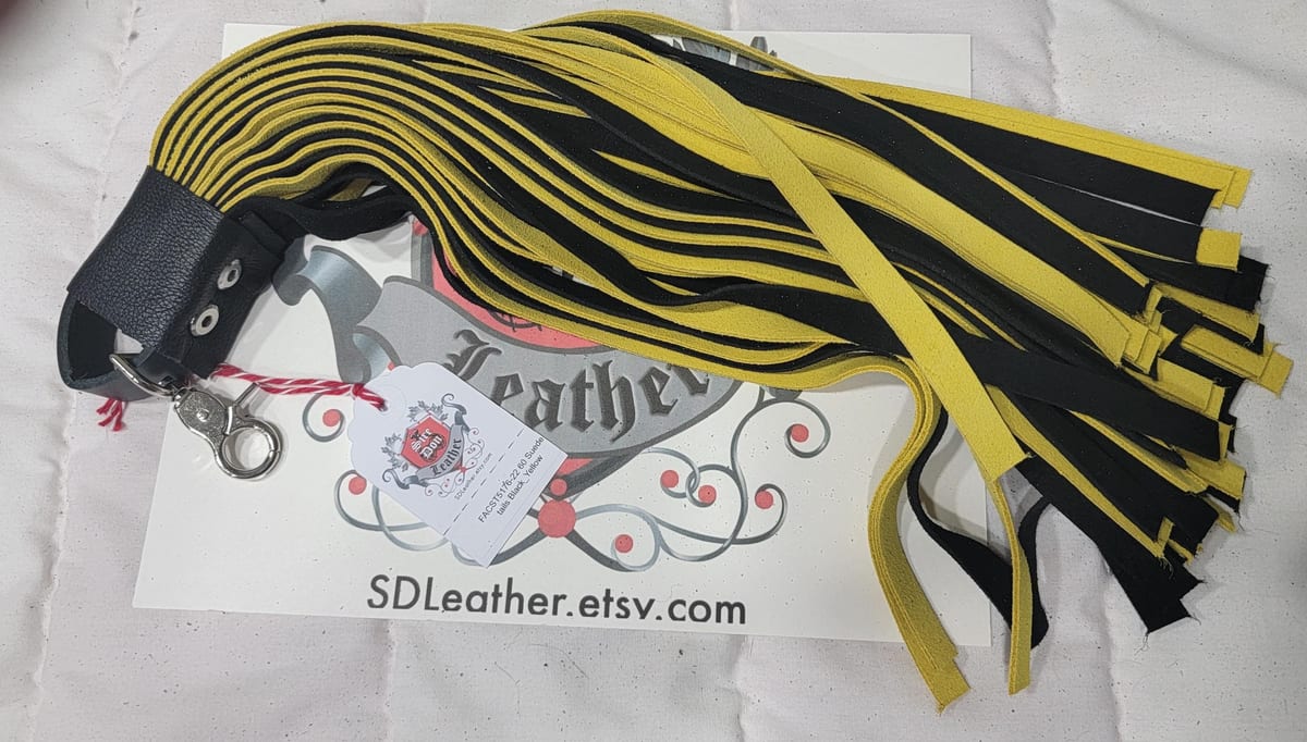 60 Suede tails Black_Yellow — photograph 1