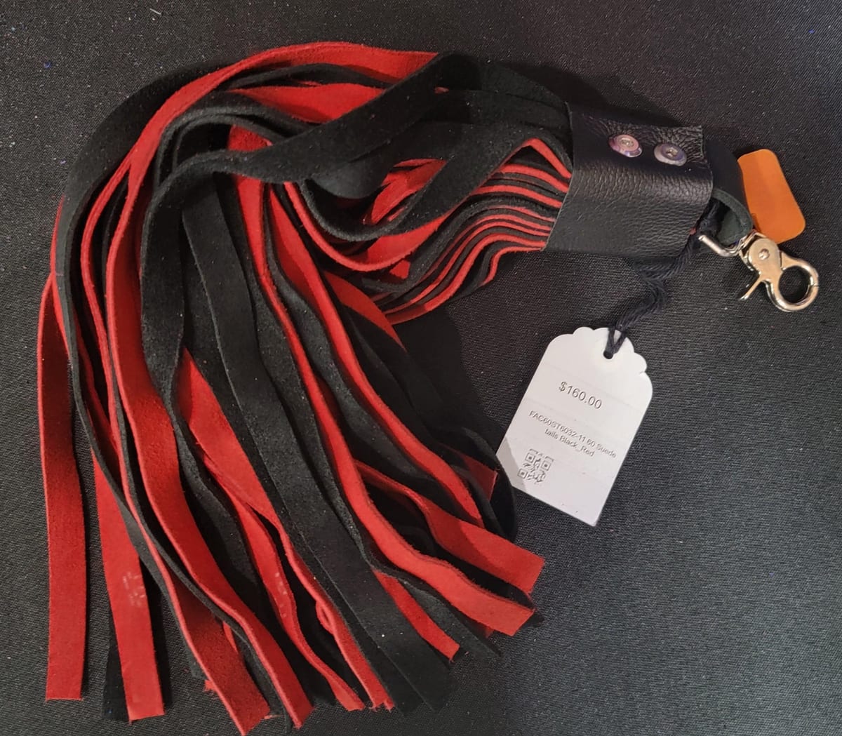 60 Suede tails Black_Red — photograph 1