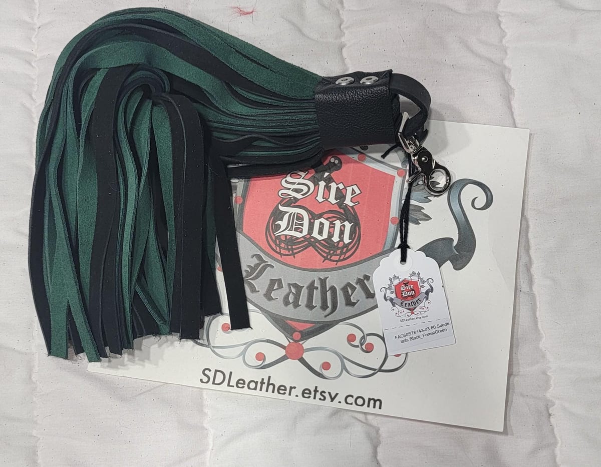 60 Suede tails Black_ForestGreen — photograph 1