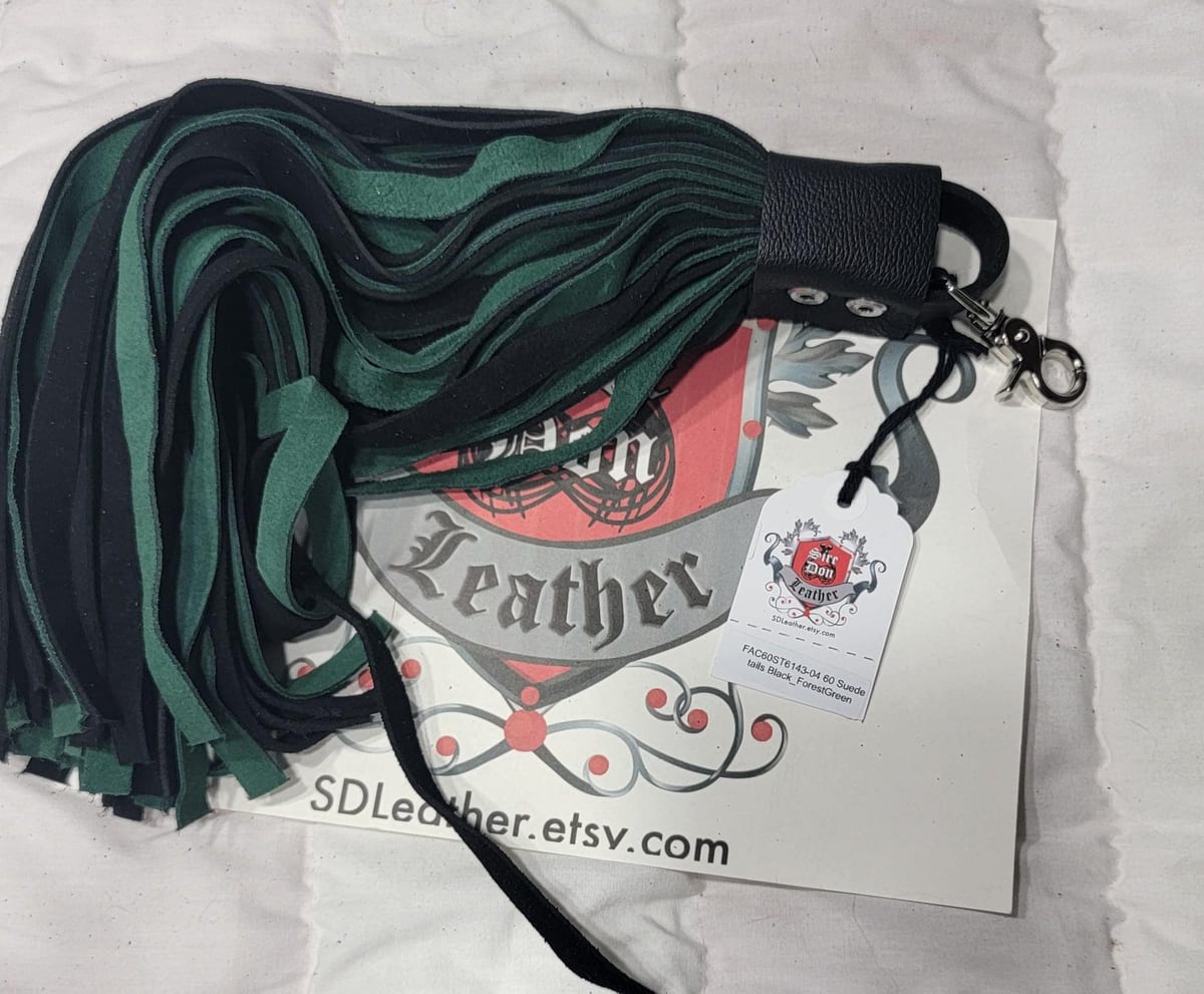 60 Suede tails Black_ForestGreen — photograph 1