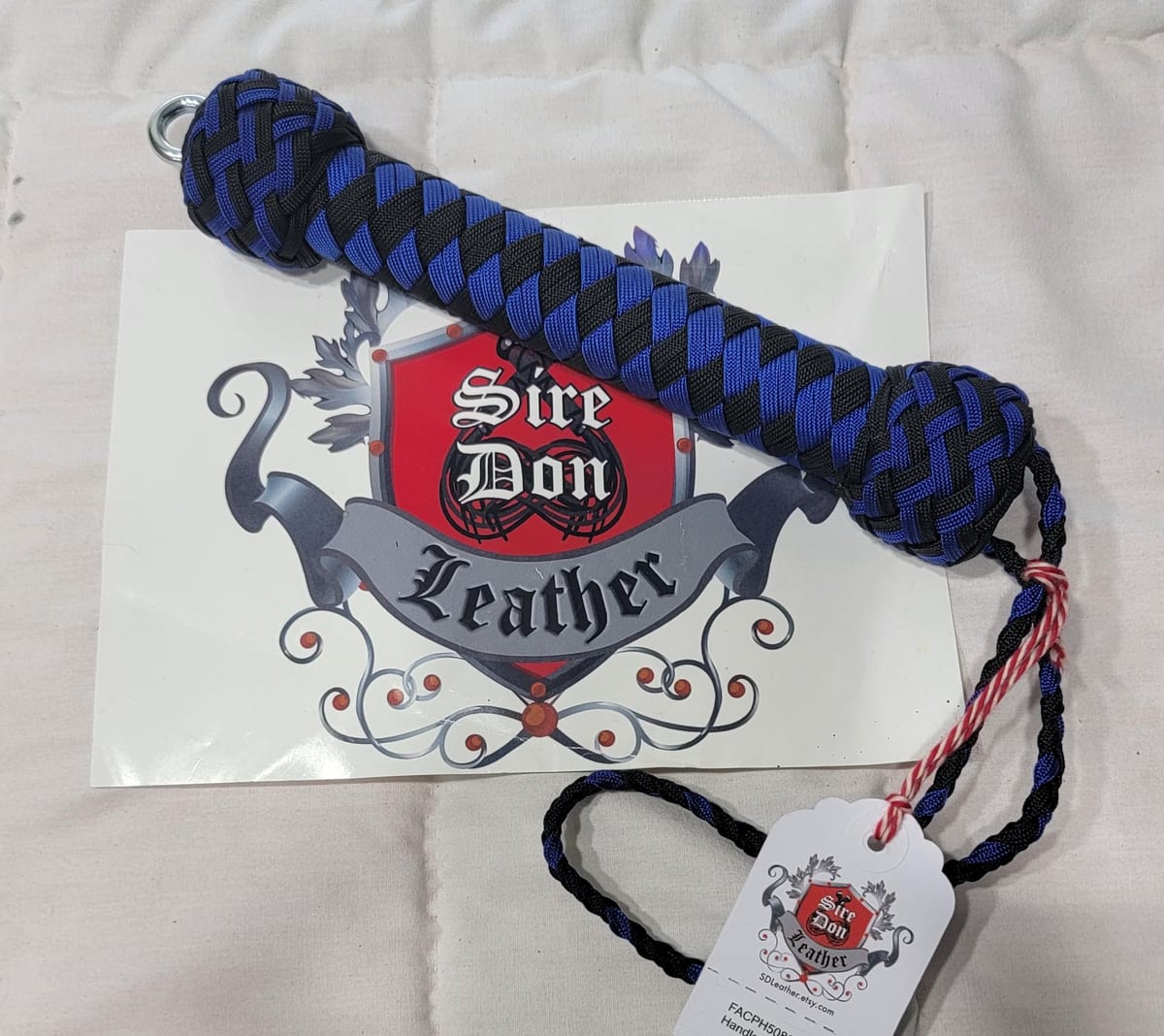 Flogger Handle Paracord Braid - Black-ElecBlue — photograph 1