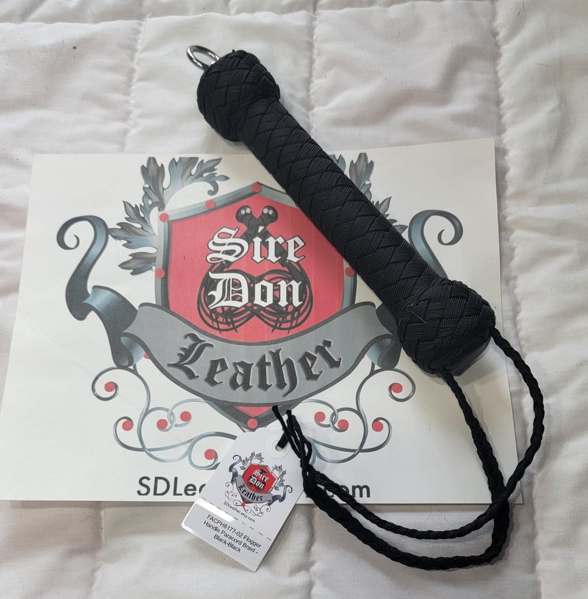 Flogger Handle Paracord Braid - Black-Black — photograph 1