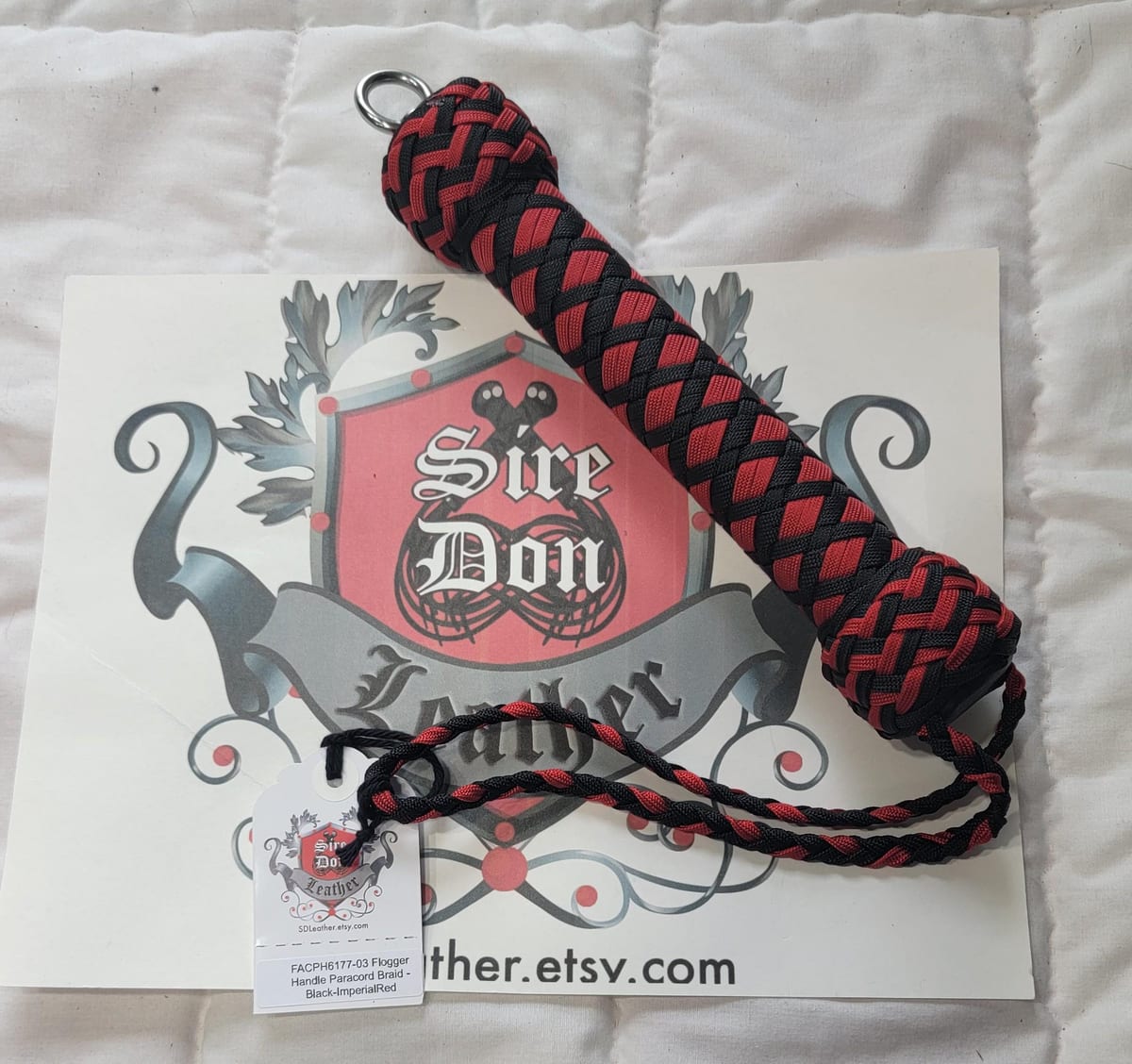 Flogger Handle Paracord Braid - Black-ImperialRed — photograph 1