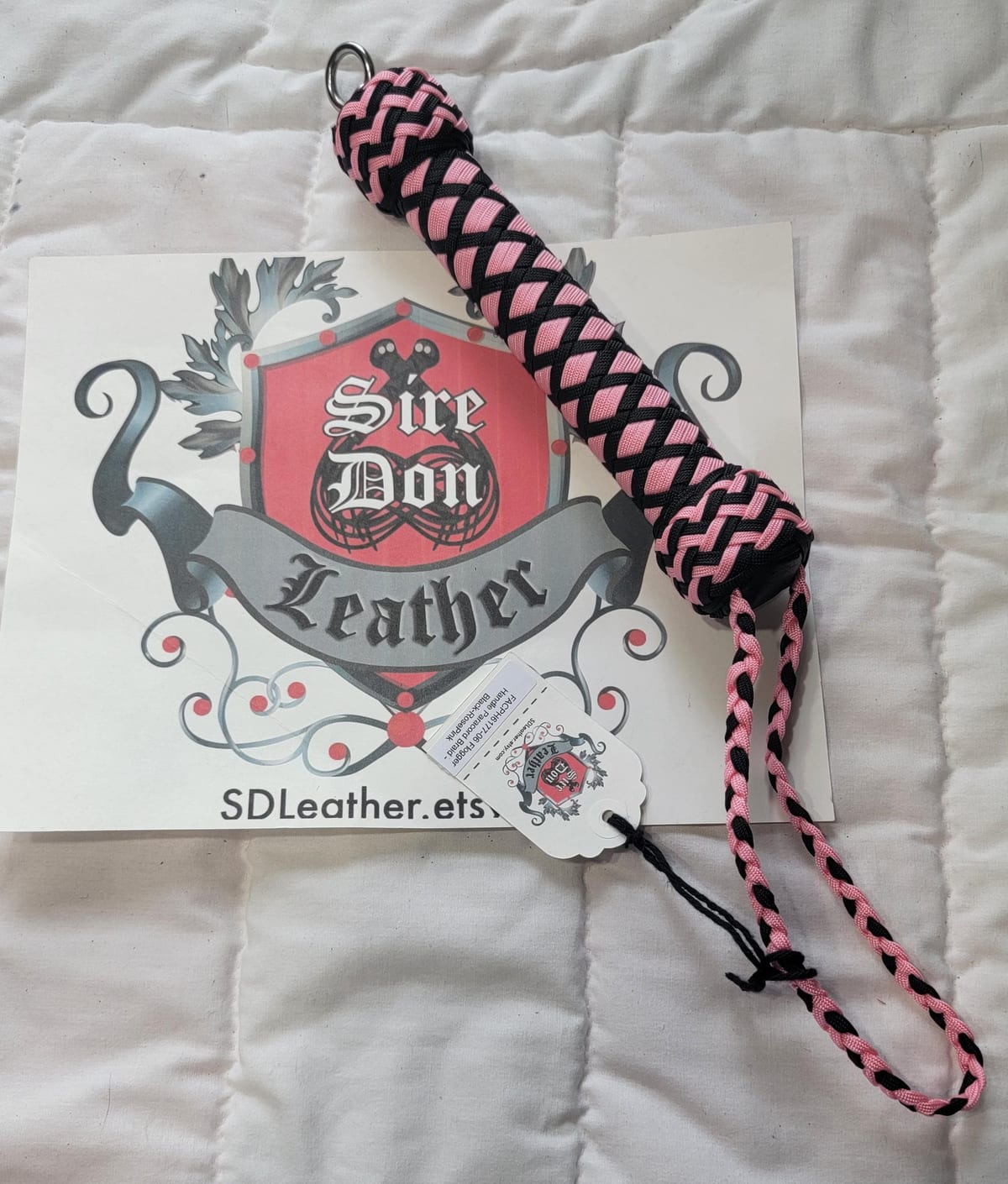 Flogger Handle Paracord Braid - Black-RosePink — photograph 1