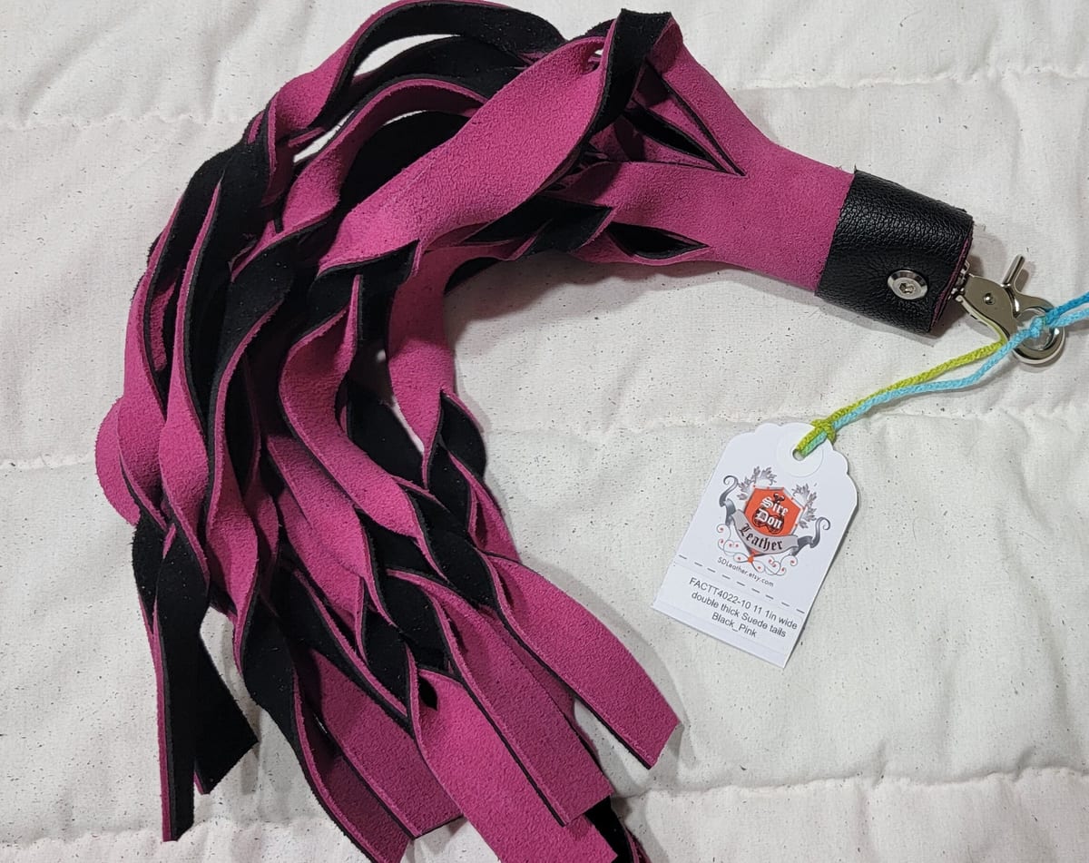 11 1in wide double thick Suede tails Black_Pink — photograph 1