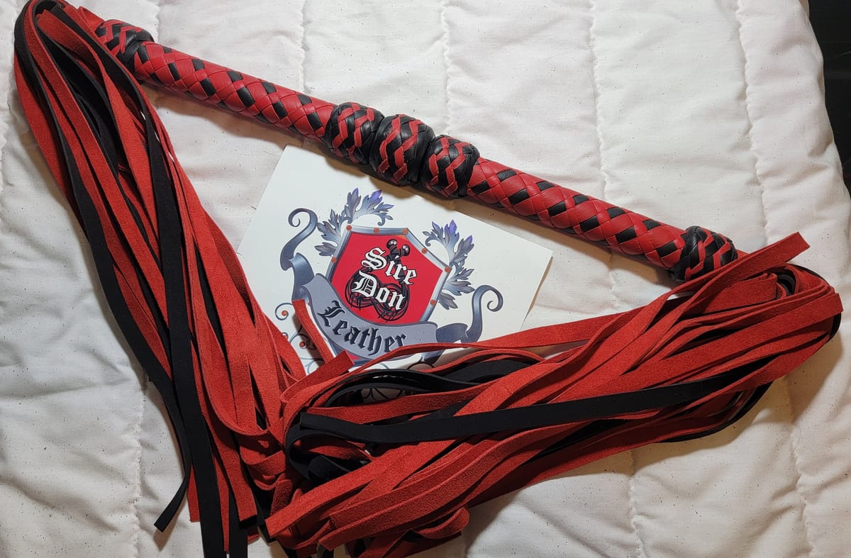 View 2 of 3: Flogger_Darth_Maul Black_Pink — photograph 2