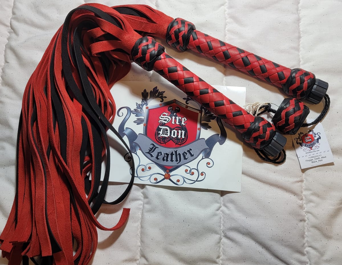 View 3 of 3: Flogger_Darth_Maul Black_Pink — photograph 3