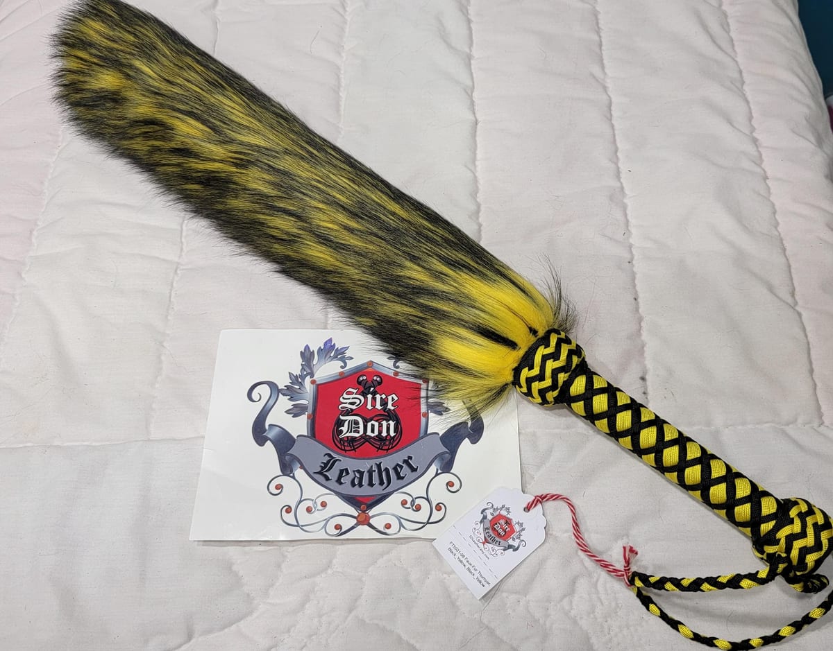 Faux-Fur Thumper, Black_Yellow, Black_Yellow — photograph 1