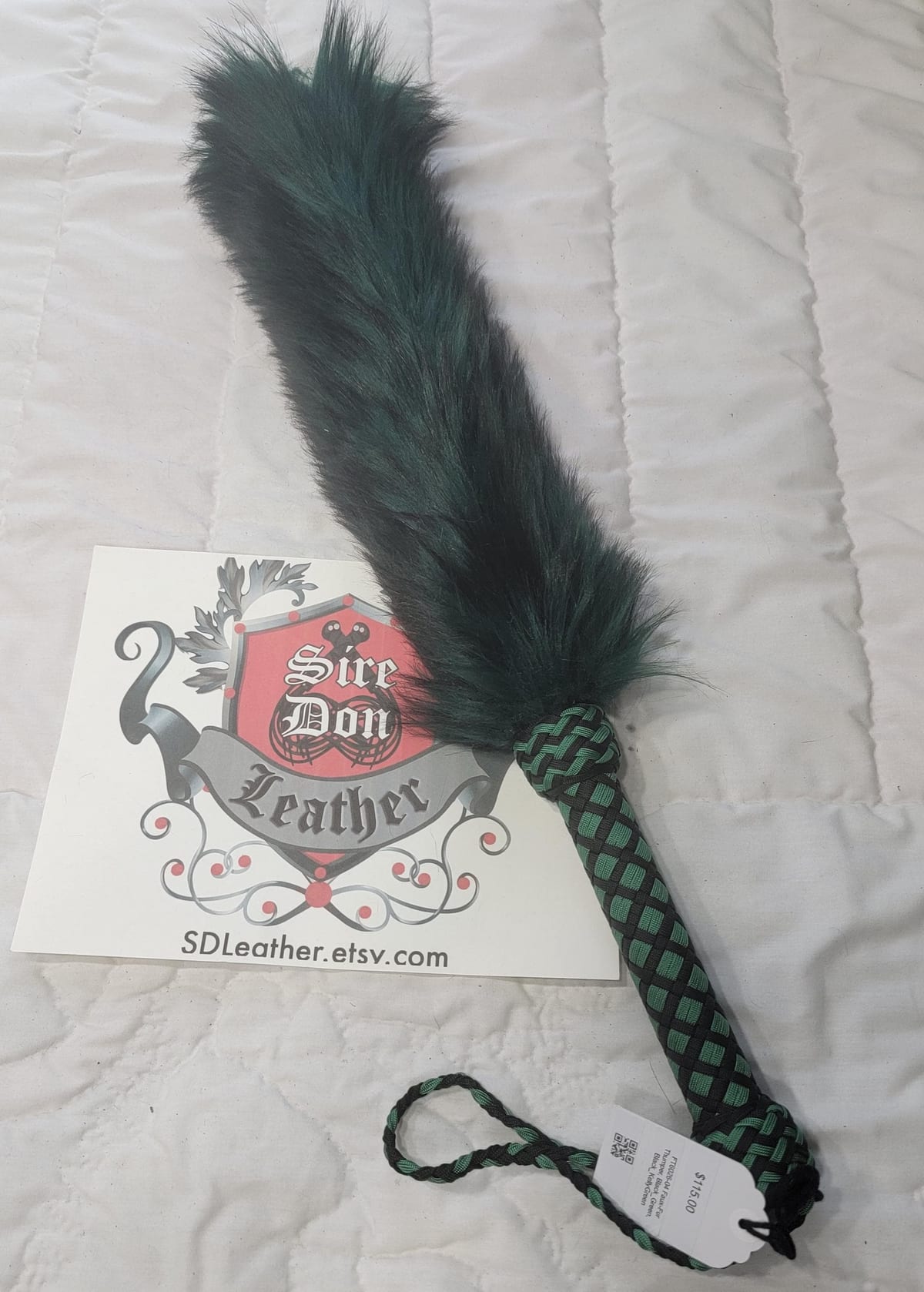 Faux-Fur Thumper, Black_Green, Black_KellyGreen — photograph 1