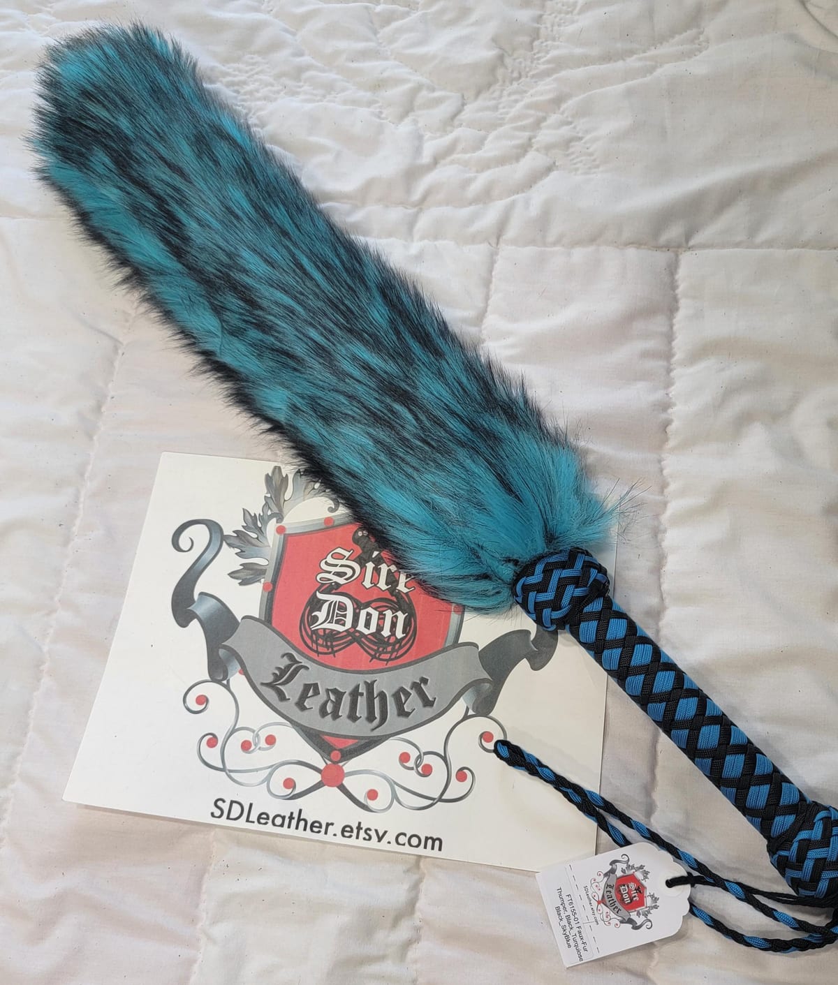 Faux-Fur Thumper, Black_Turquiose, Black_SkyBlue — photograph 1