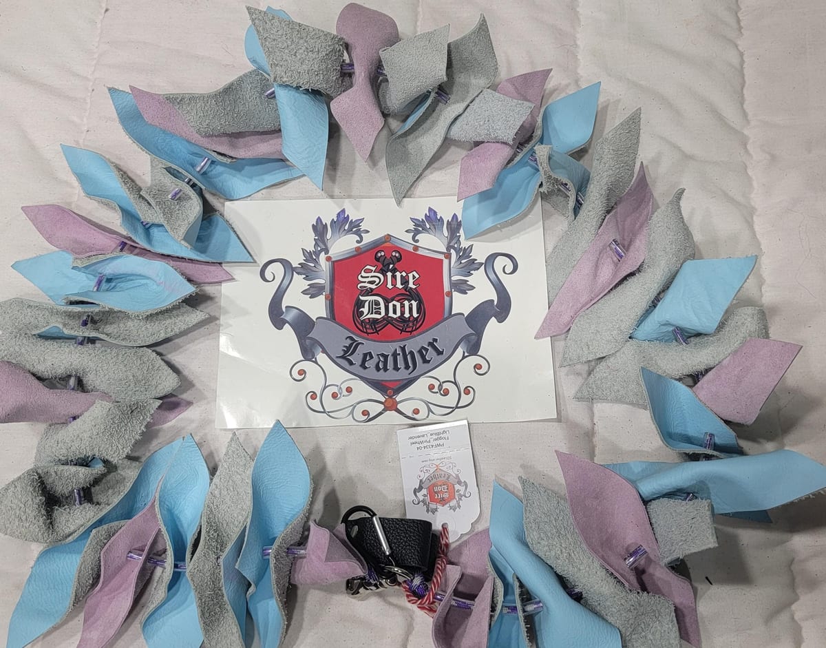 Flogger_PinWheel LightBlue_Lavender — photograph 1