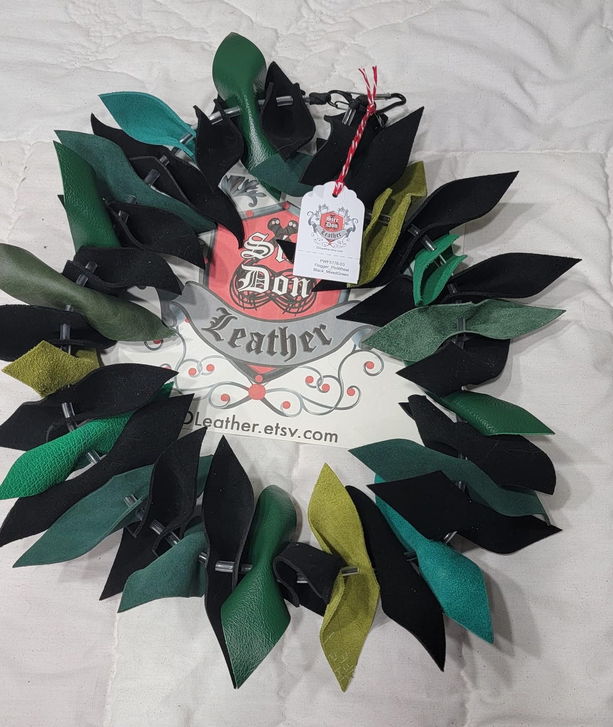 Flogger_PinWheel Black_MixedGreen — photograph 1