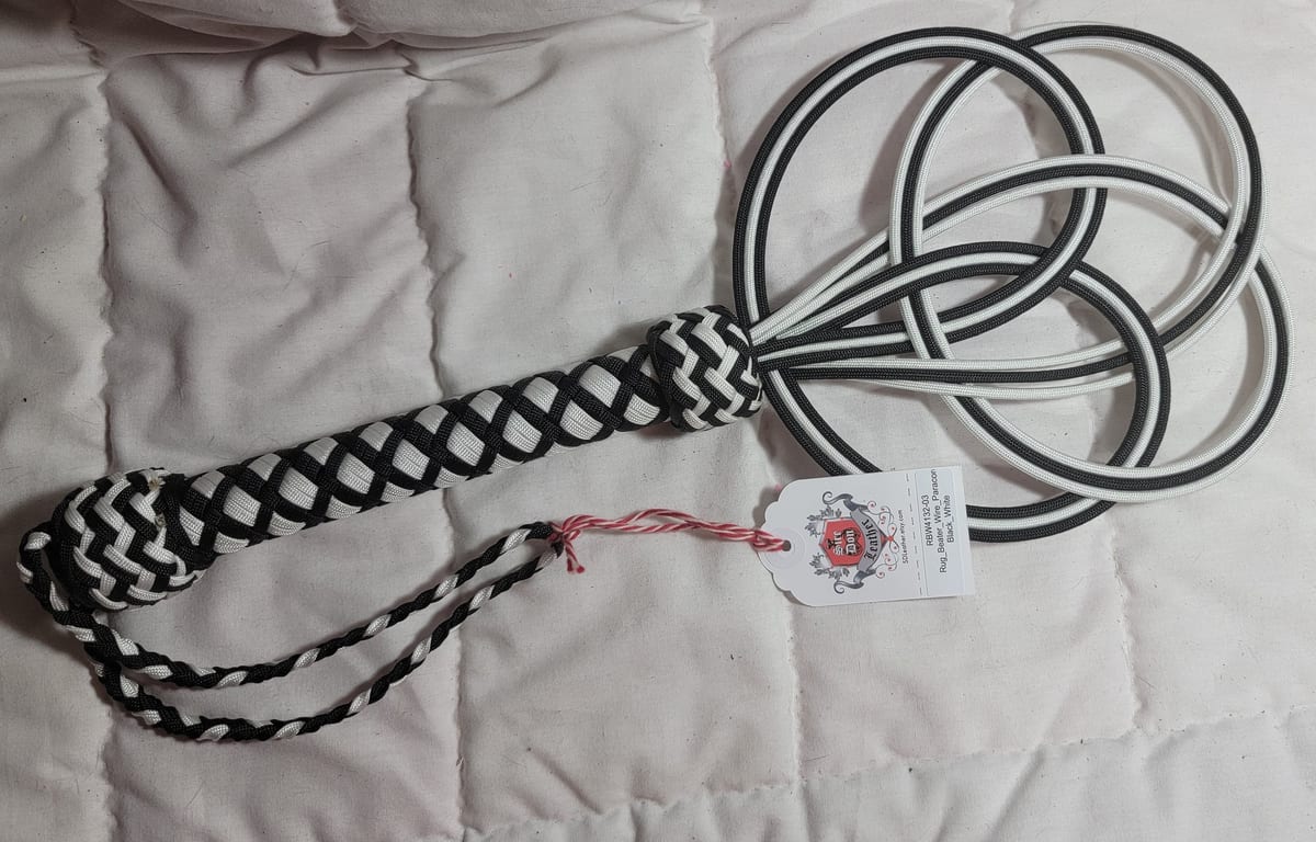 Rug_Beater_Wire_Paracord Black_White — photograph 1