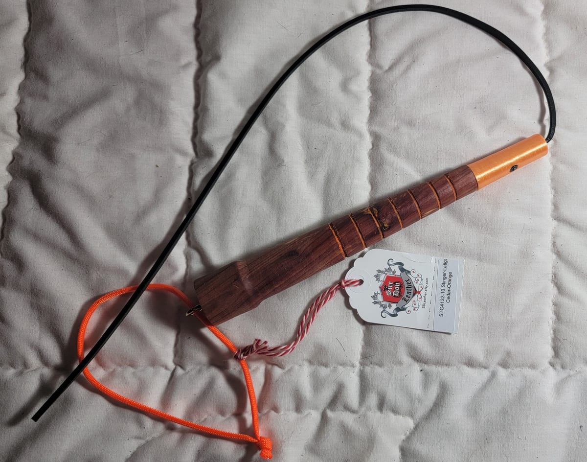 Stinger-Latigo Cedar-Orange — photograph 1